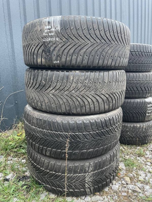 Шини пара Hankook/Sava 225/45 r17 зима Гума