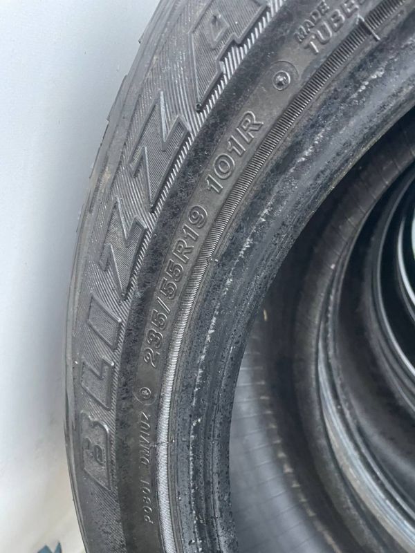 Шини комплект Bridgestone 235/55 r19 зима резина