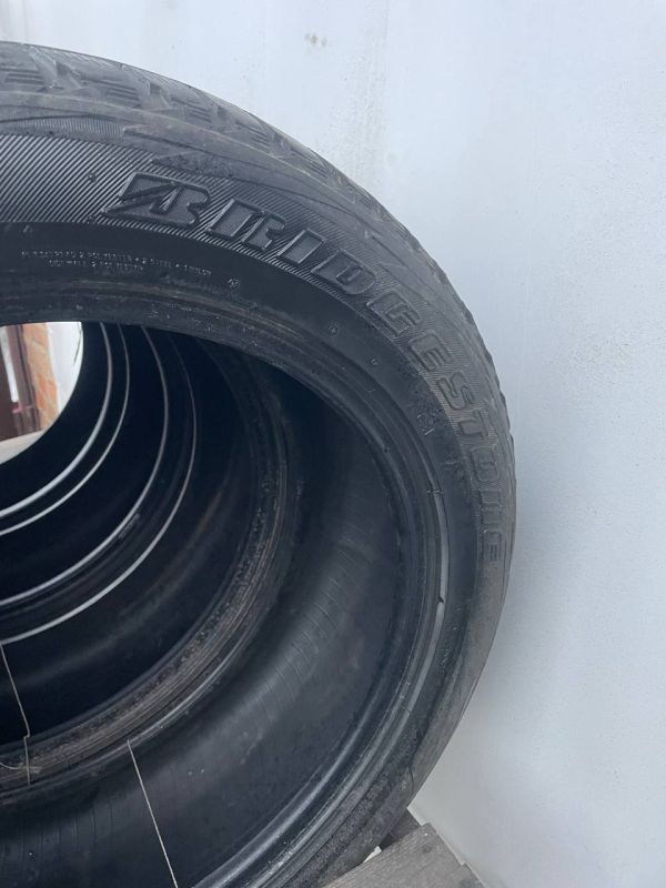 Шини комплект Bridgestone 235/55 r19 зима резина