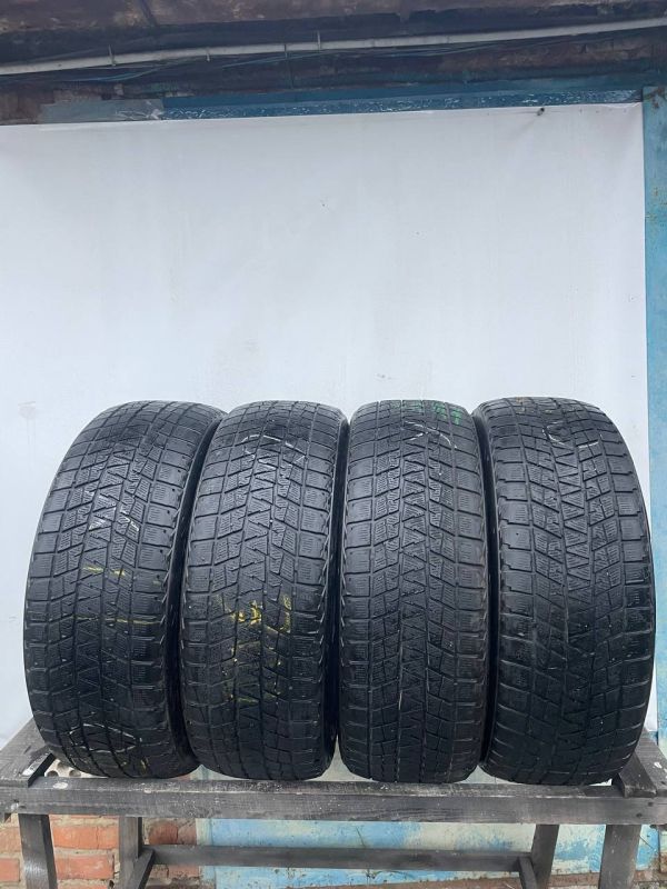 Шини комплект Bridgestone 235/55 r19 зима резина