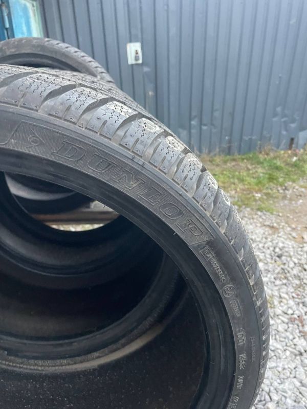Шини комплект Dunlop 295/30 r19 зима резина