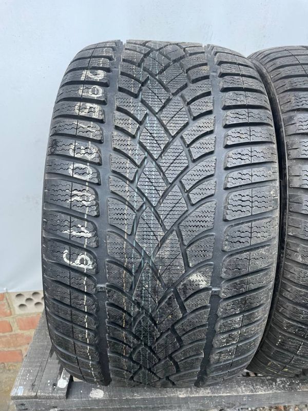 Шини комплект Dunlop 295/30 r19 зима резина