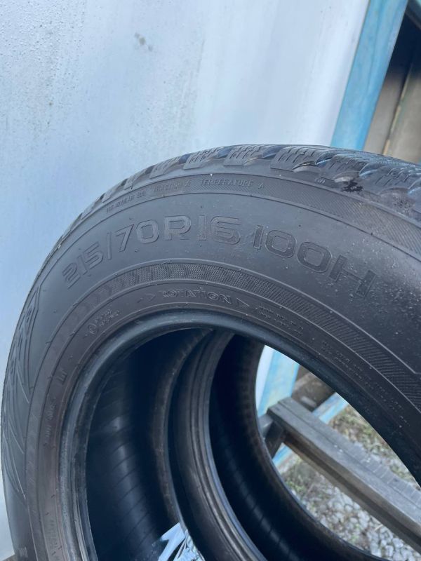 Шини пара Nokian 215/70 r16 зима резина