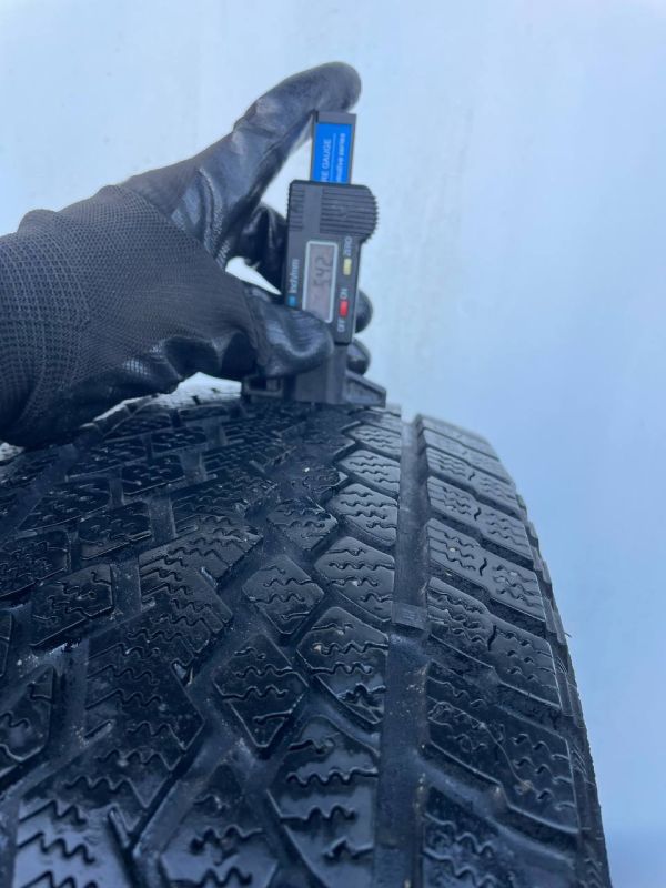 Шини пара Yokohama 215/70 r16 зима резина