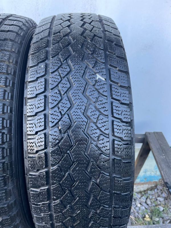 Шини пара Yokohama 215/70 r16 зима резина
