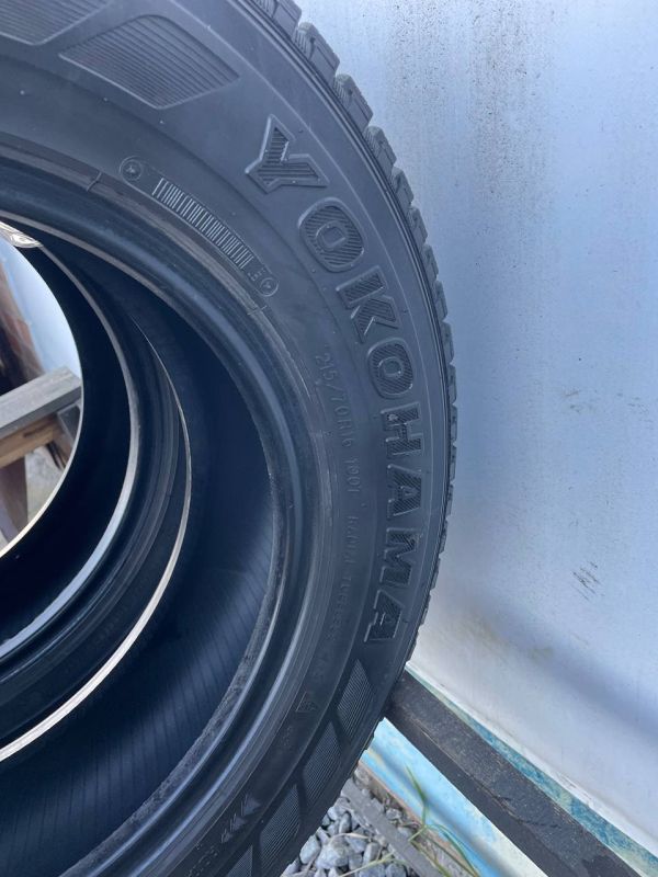 Шини пара Yokohama 215/70 r16 зима резина