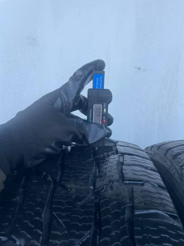 Шини пара Nokian 225/65 r16c зима резина