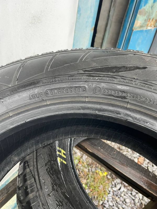 Шини пара Falken 215/65 r17 зима резина
