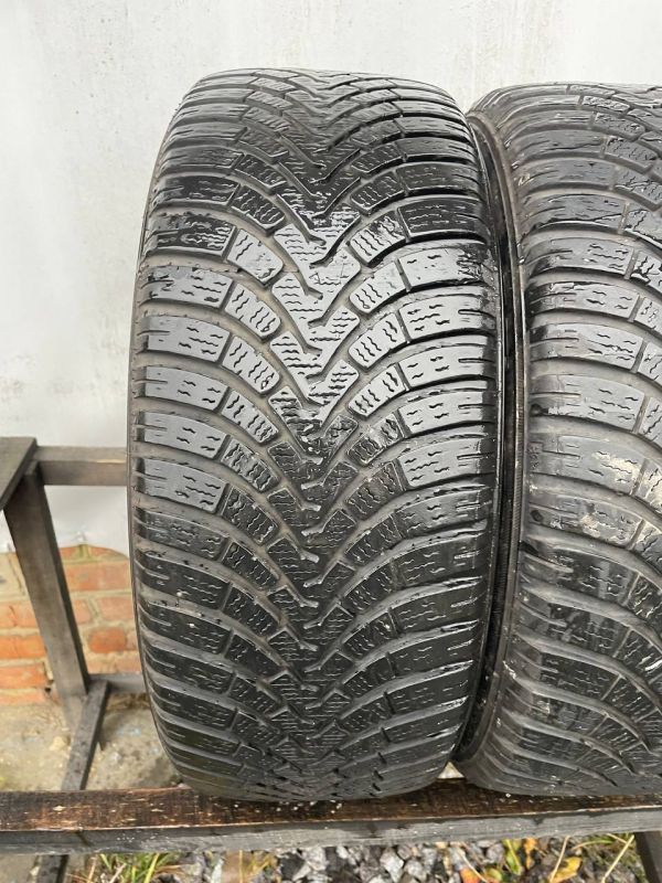 Шини пара Falken 205/55 r16 зима Резина