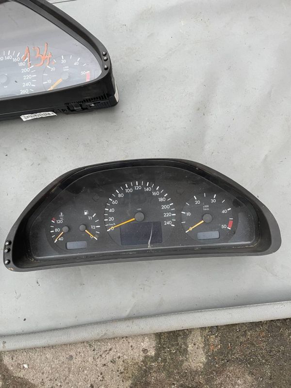 Щиток приборів приборка Mercedes w210 E Мерседес w210 Панель приладів