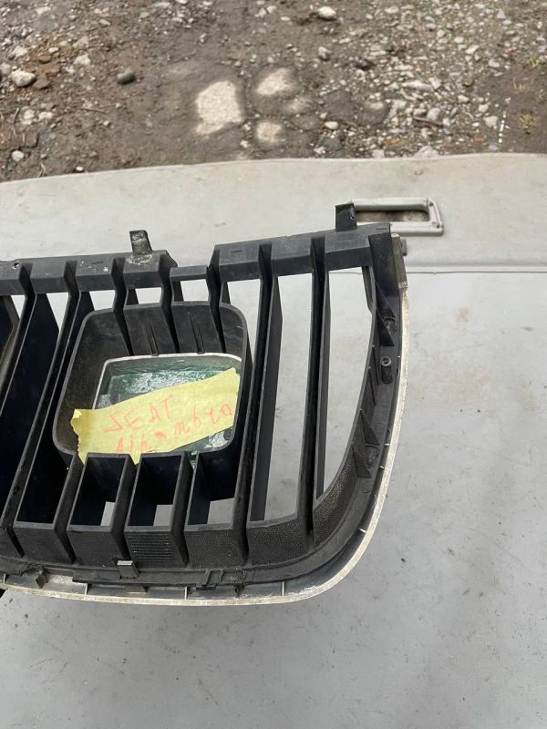 Решітка радіатора seat alhambra Решотка радиатора Сіат Алхамбра