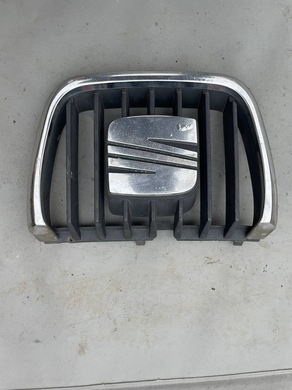 Решітка радіатора seat alhambra Решотка радиатора Сіат Алхамбра