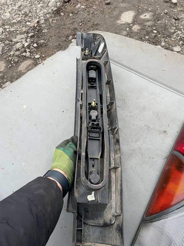 Задні стопи ліхтарі лівий правий Рено Кенго розпашонка Renault Kangoo