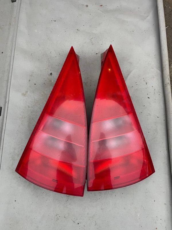  Задні ліхтарі правий лівий стопи Citroen C3 2002 - 2009 Сітроен