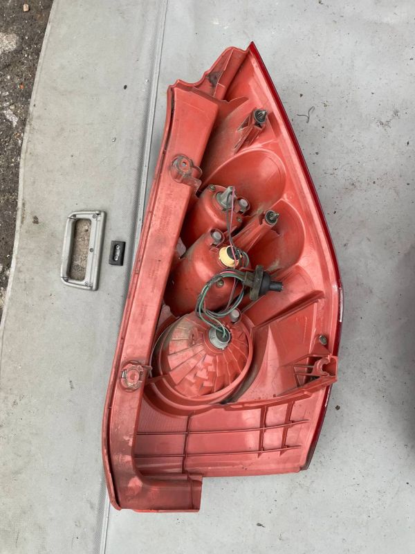 Стоп ліхтар лівий фонар Mazda 5 Мазда 5