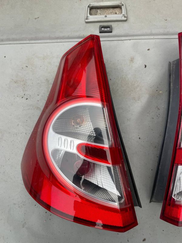 Ліхтар задній лівий Renault Sandero Stepway Рено Сандеро Степвей