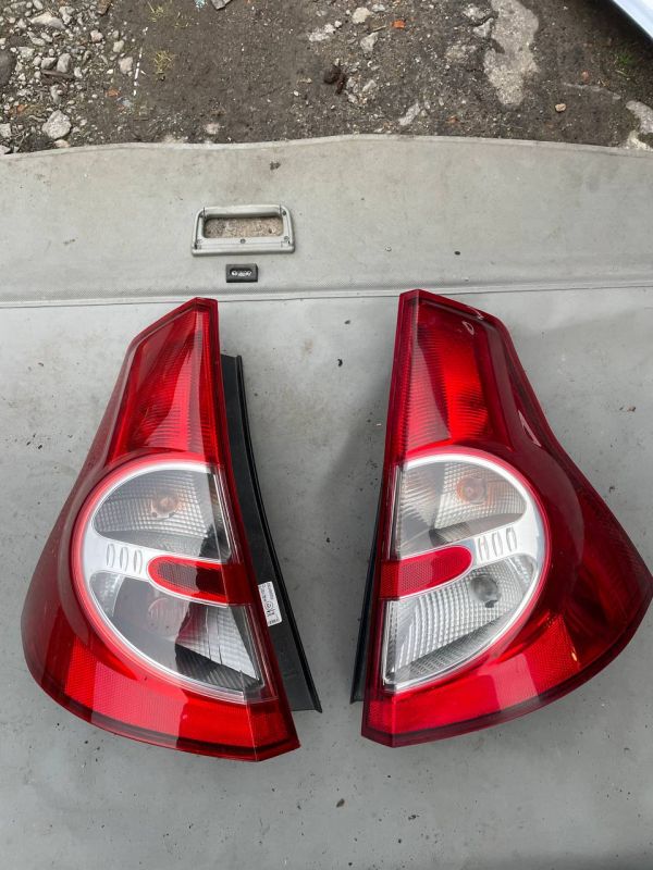 Ліхтар задній лівий Renault Sandero Stepway Рено Сандеро Степвей