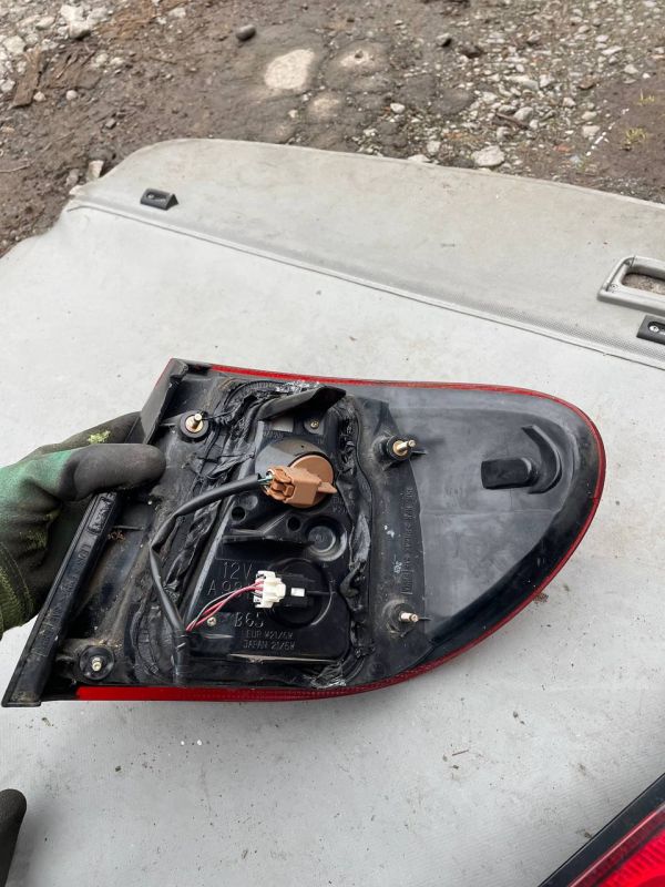 Стоп ліхтар правий Nissan Almera N16 2000-2006 седан Фонарь 