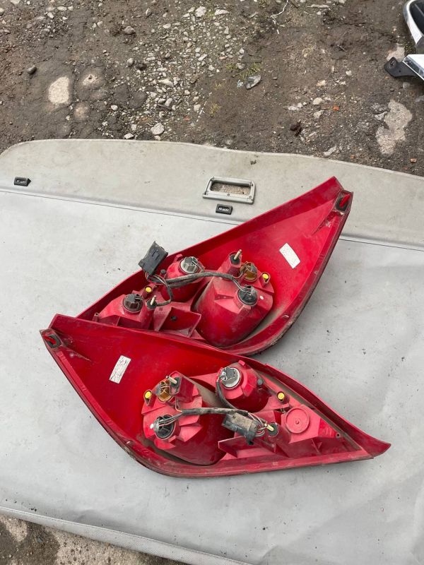 Стопи ліхтарі правий лівий Opel Tigra B 2004-2009 фонарь