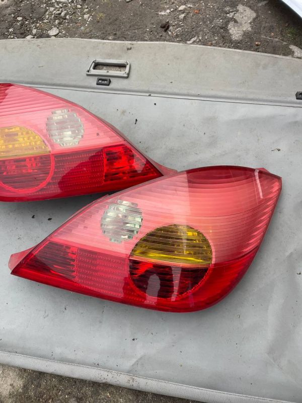 Стопи ліхтарі правий лівий Opel Tigra B 2004-2009 фонарь