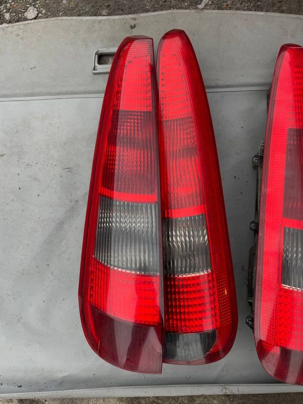 Стопи лівий правий фанарі задні Ford fiesta fusion ліхтарі Форд