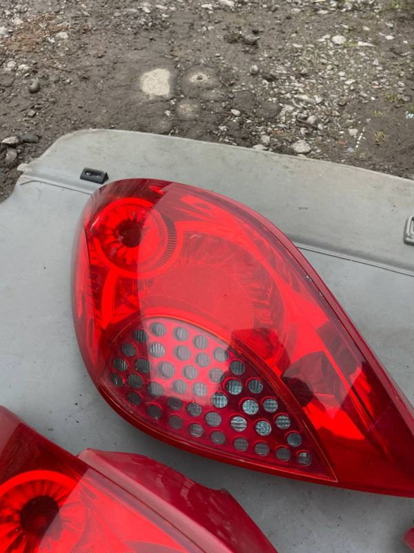 Стопи ліхтарі лівий правий Peugeot 207 пежо хетчбек фонарь