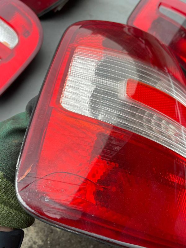 Задні стопи ліхтарі правий лівий ліхтар Skoda Fabia Шкода 