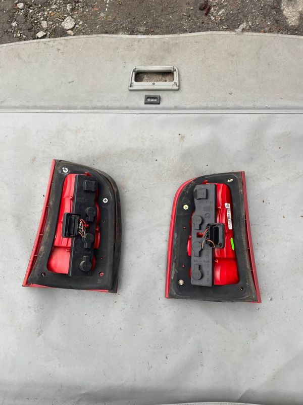 стопи задні фонарь ліхтар правий лівий Skoda octavia 1 шкода октавия Універсал