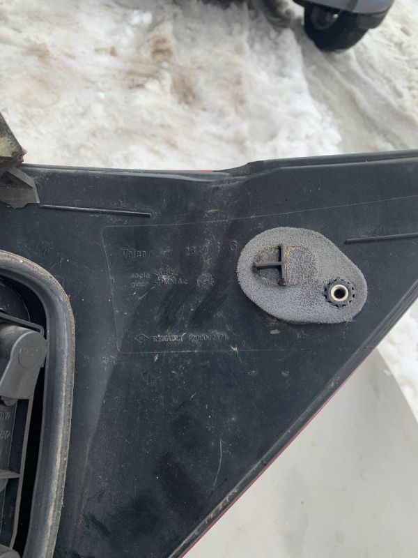 Задній ліхтар стоп лівий Renault Laguna 2 Рено Лагуна 2