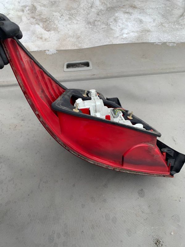 Задній стоп ліхтар правий фонарь Форд Мондео Ford Mondeo MK3