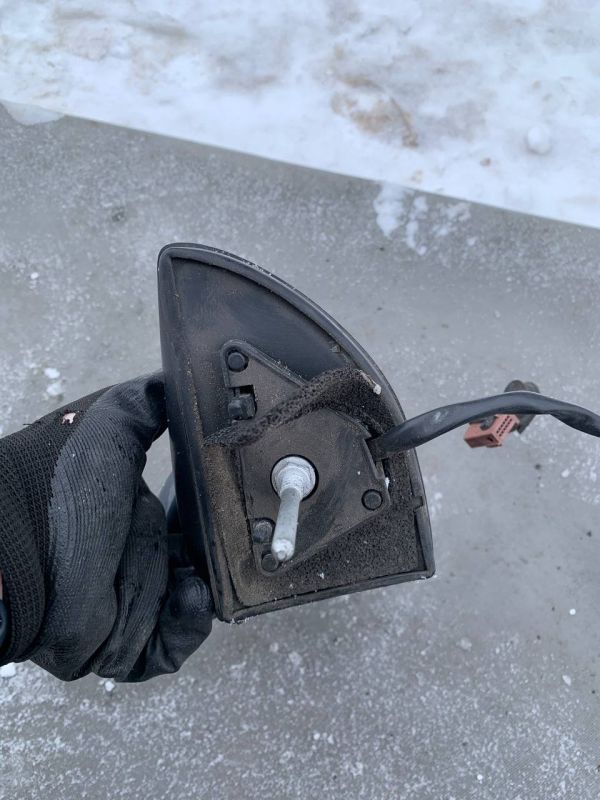 Дзеркало заднього виду ліве електричне Peugeot 407 (04-11)