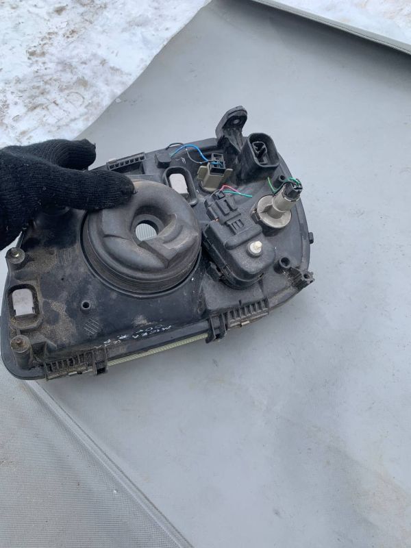 Фари передні ліва права NISSAN MICRA K11 Мікра