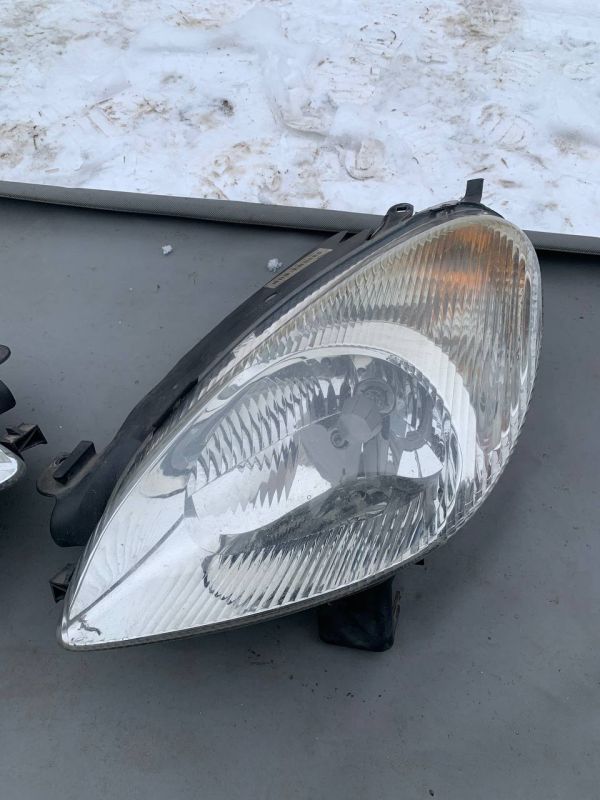 Фари передні права ліва Peugeot/Citroen Xsara Picasso 