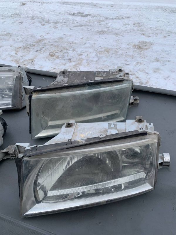 Фари передні ліва Skoda Octavia Tour Шкода Октавия Тур 00-10 лінза