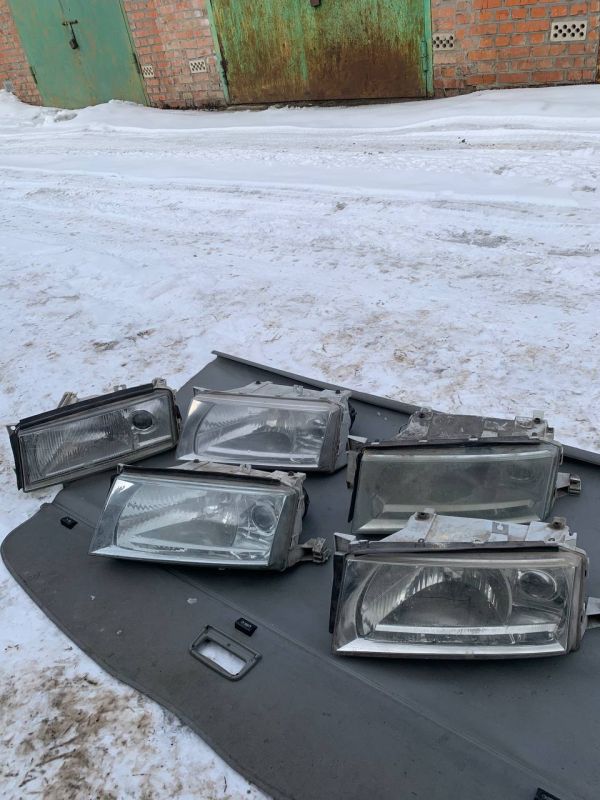 Фари передні ліва Skoda Octavia Tour Шкода Октавия Тур 00-10 лінза