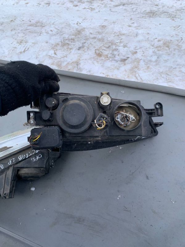 Фари передні ліва Опель Вектра Opel Vectra B Valeo