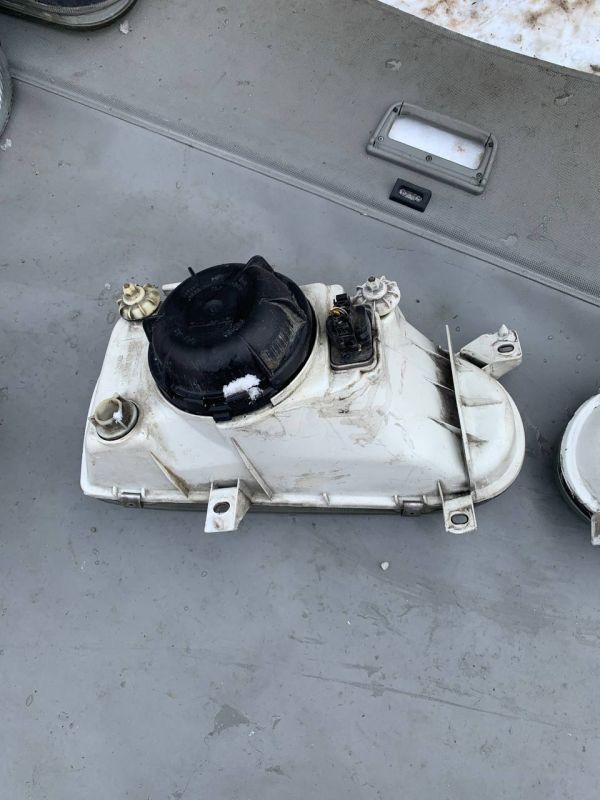 Фари передні ліва права Фольксваген Гольф Volkswagen Golf 3