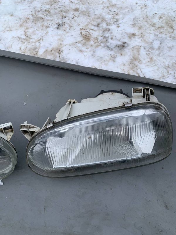 Фари передні ліва права Фольксваген Гольф Volkswagen Golf 3