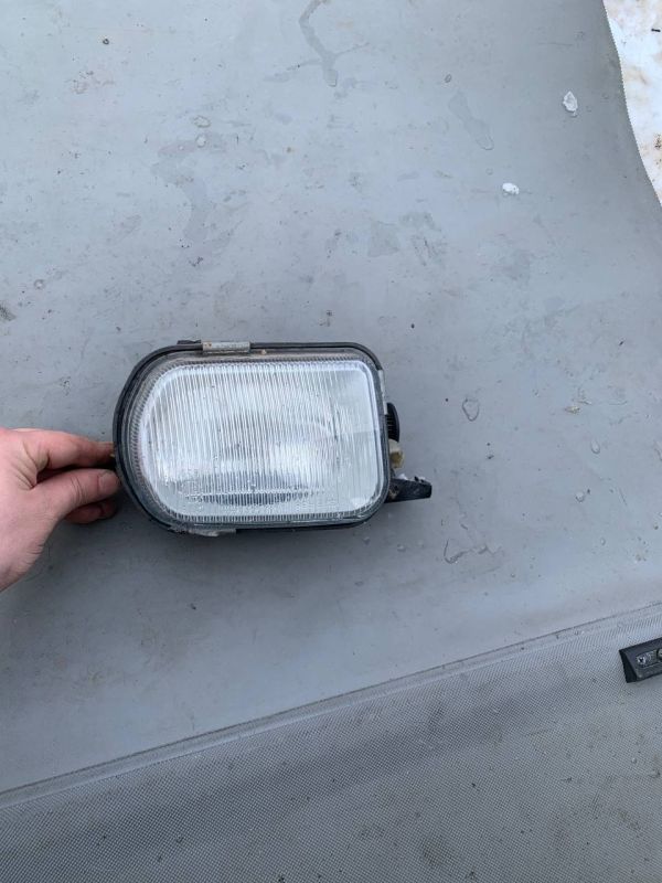 Ліва протитуманна фара 2158200556 Mercedes Benz C W203 2000-2007 УЦІНКА