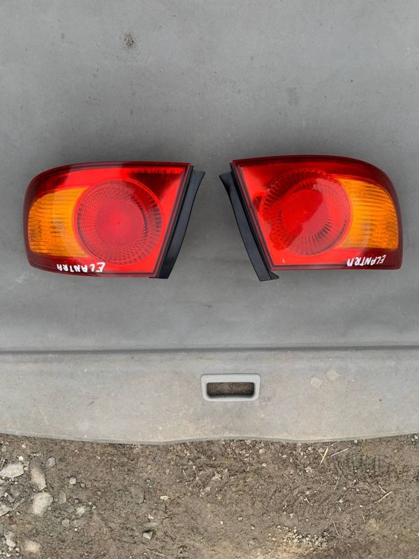 Стопи ліхтарі лівий правий hyundai elantra 2001