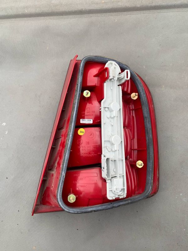 Ліхтар задній правий лівий Skoda Fabia I хетчбек рестайлінг Стоп 