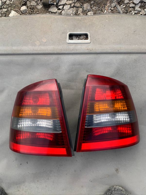 Фонарь стоп ліхтар лівий правий Opel Astra G 1998-2004 хэтчбек