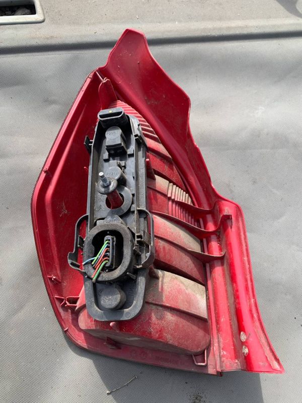 Ліхтарі фонарь стопи задні лівий правий Citroen C2