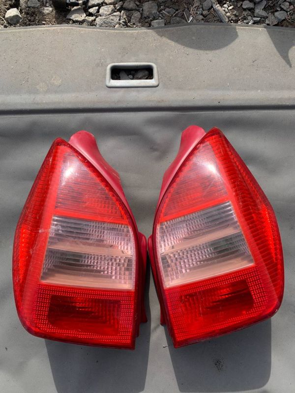 Ліхтарі фонарь стопи задні лівий правий Citroen C2