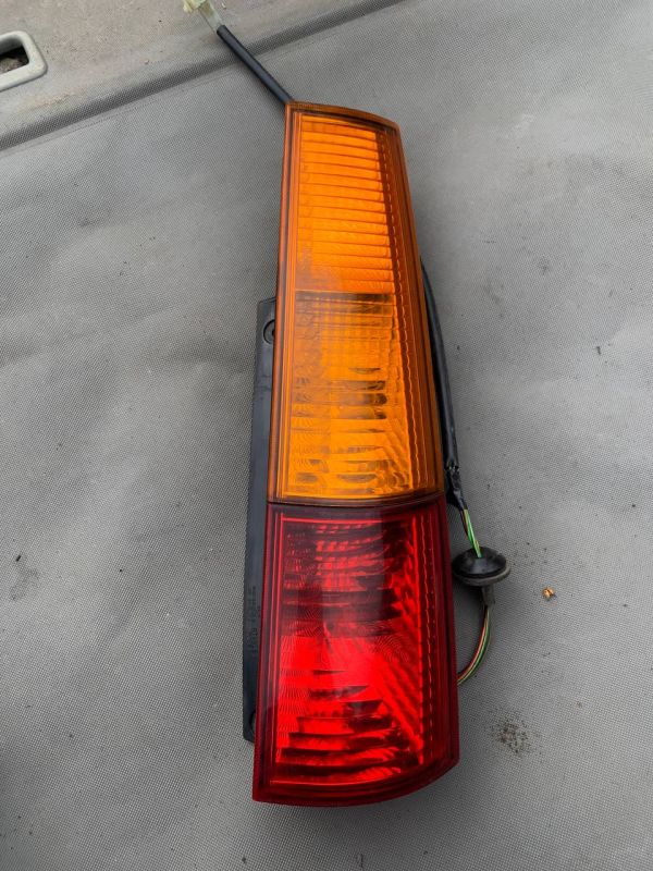 Фонарі ліхтарі стопи задні лівий правий сузукі ігніс suzuki ignis