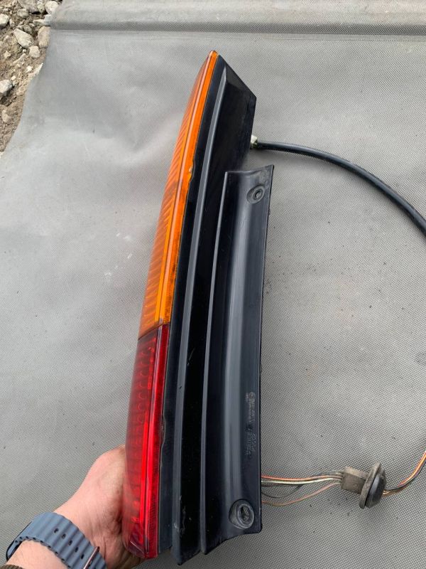 Фонарі ліхтарі стопи задні лівий правий сузукі ігніс suzuki ignis