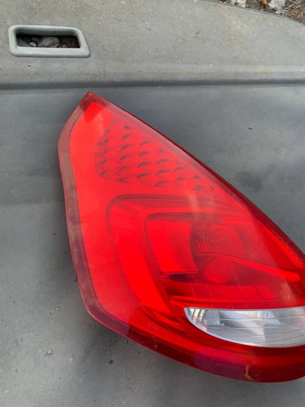 Ліхтар стоп лівий Форд фієста ford fiesta mk7 задній стоп ліхтар