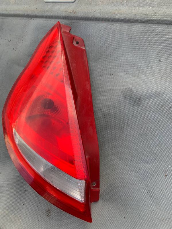 Ліхтар стоп лівий Форд фієста ford fiesta mk7 задній стоп ліхтар