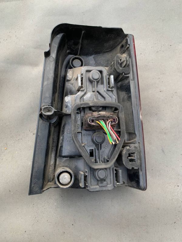 Стоп Фонар ліхтар лівий Citroen Berlingo Peugeot Partner Берлінго 