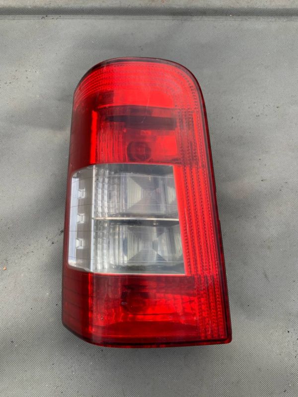 Стоп Фонар ліхтар лівий Citroen Berlingo Peugeot Partner Берлінго 